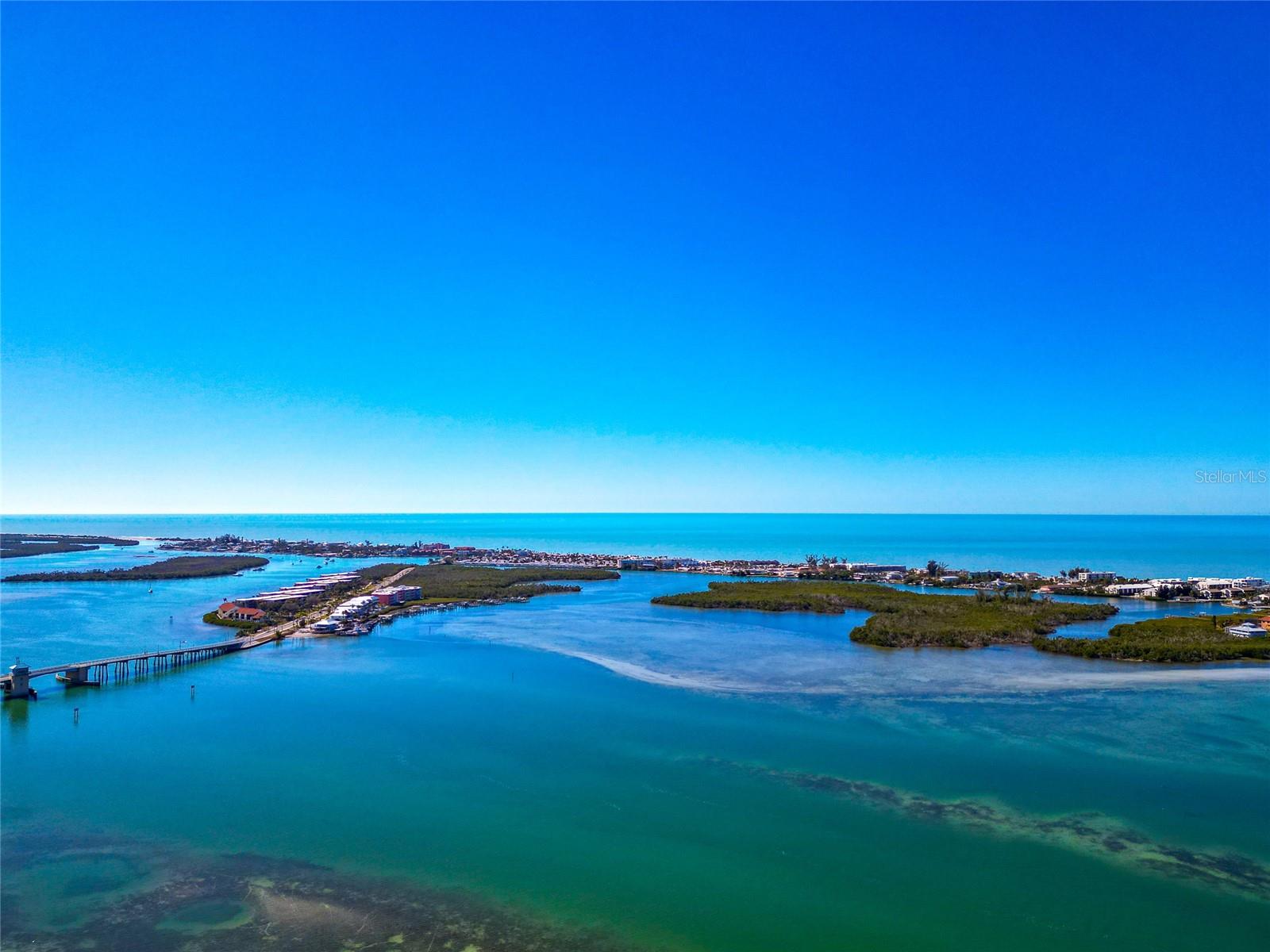 OXFORD MANOR - Residential