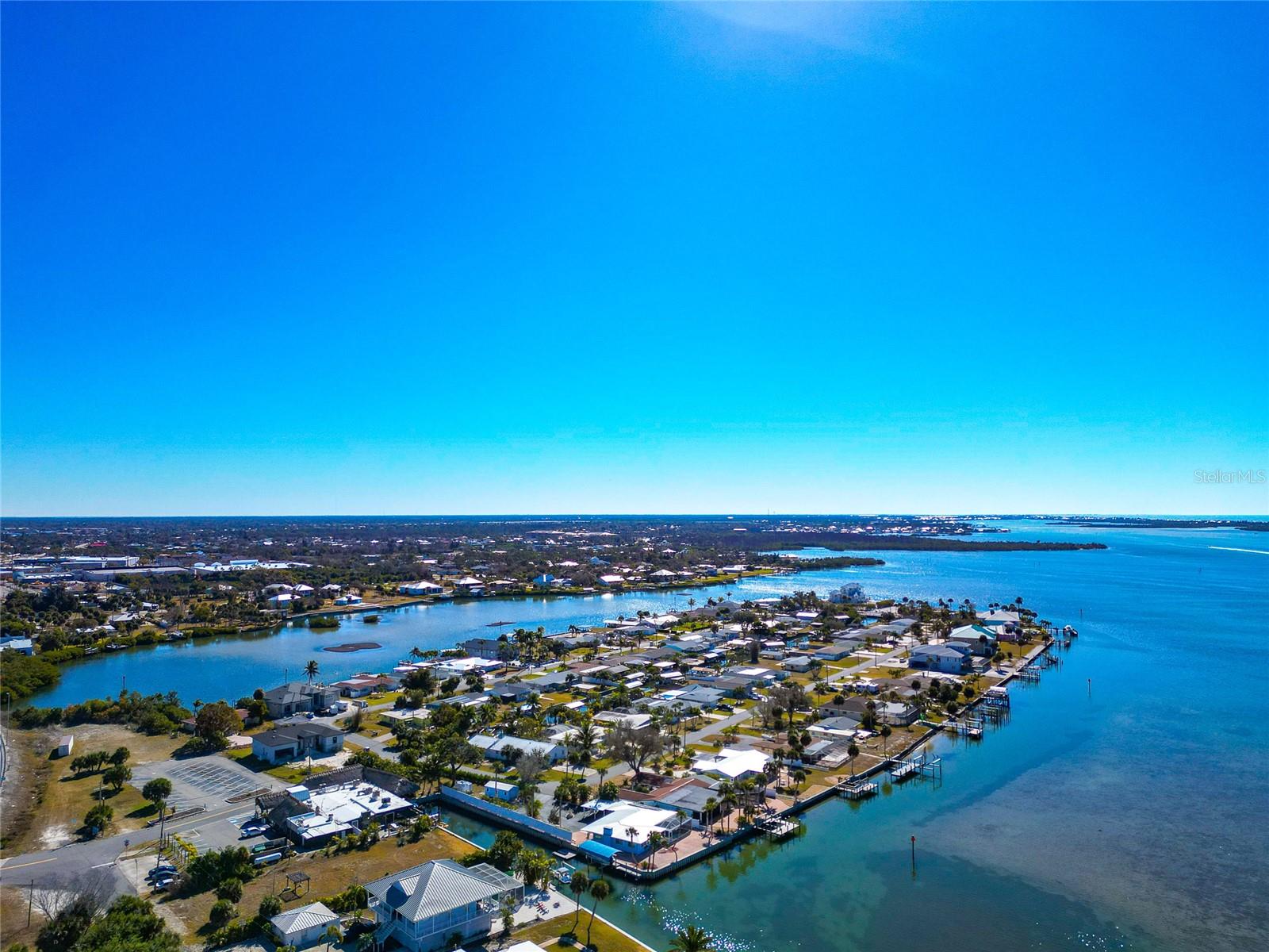 OXFORD MANOR - Residential