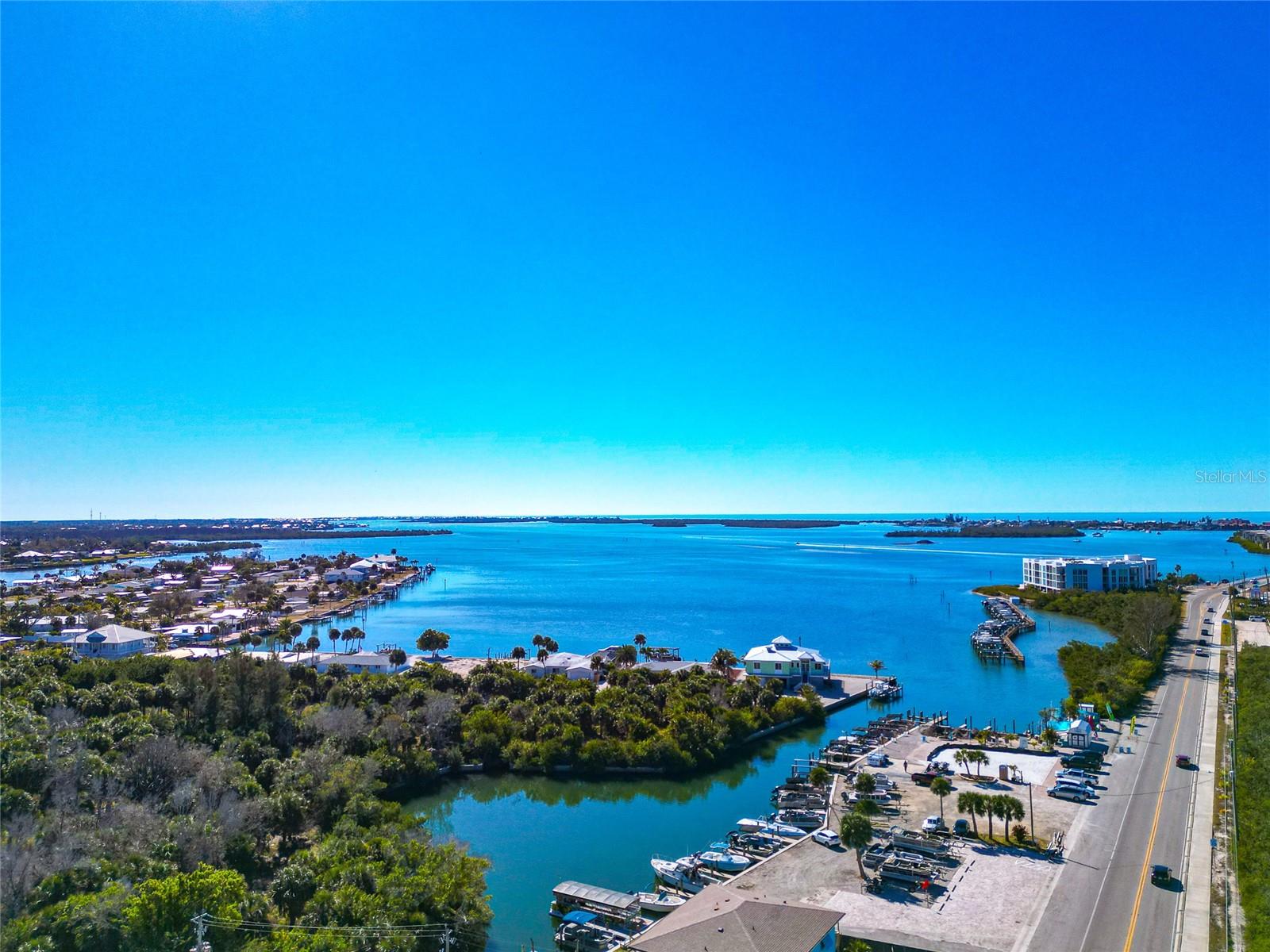 OXFORD MANOR - Residential