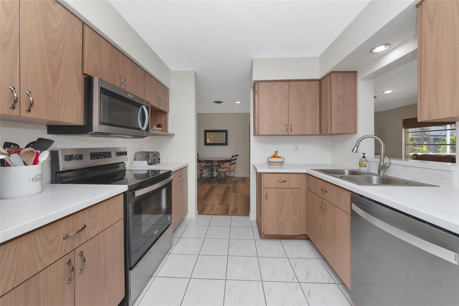 OXFORD MANOR - Residential