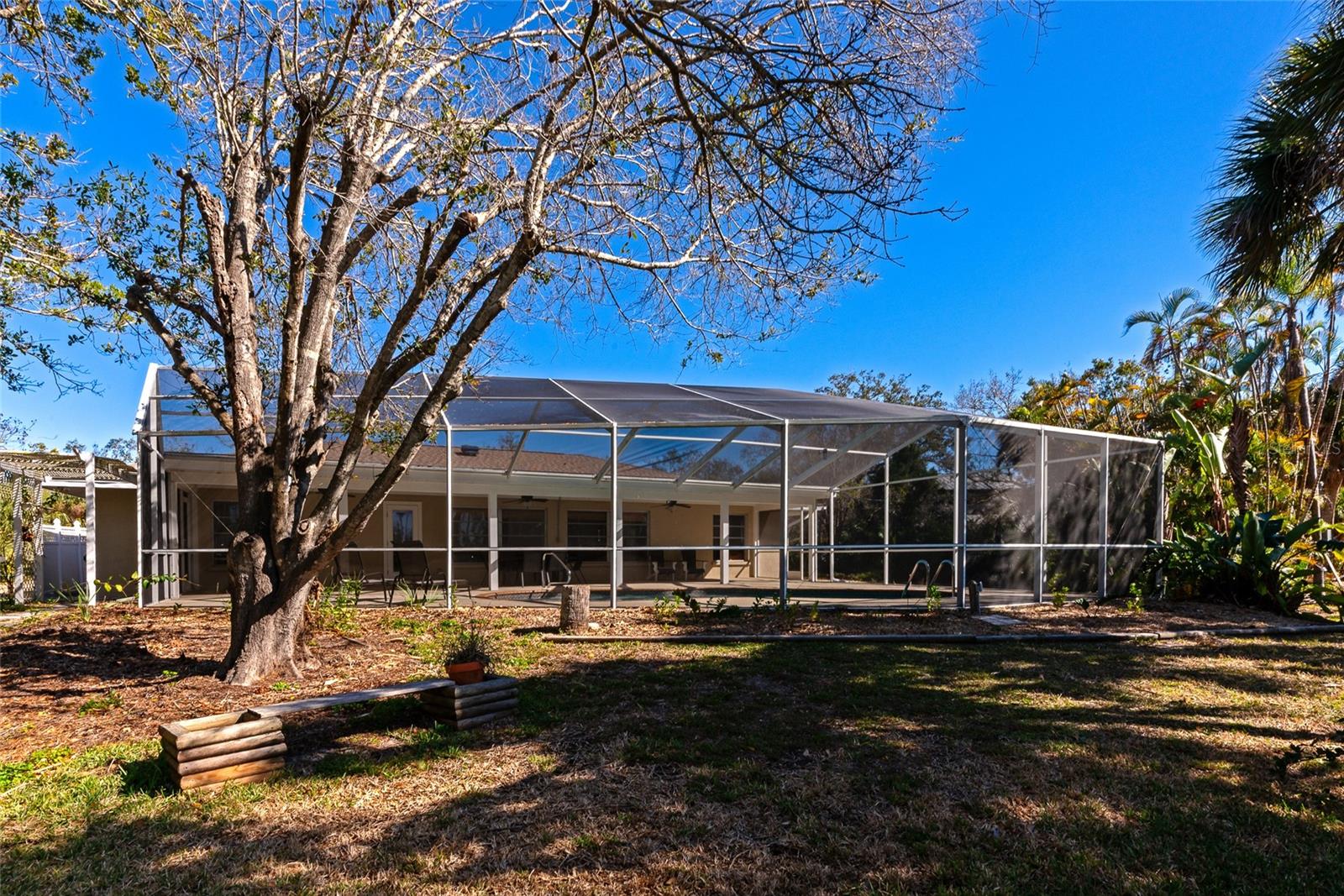 OXFORD MANOR - Residential