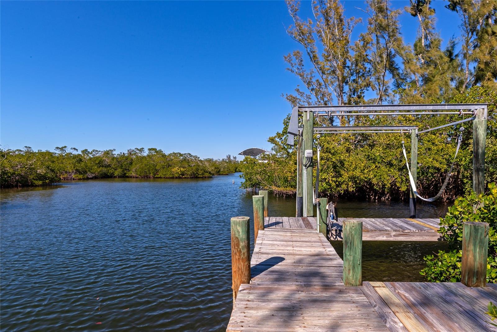 OXFORD MANOR - Residential