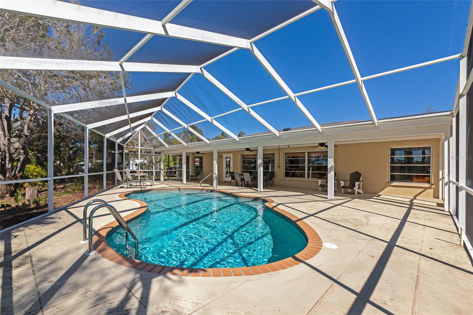 OXFORD MANOR - Residential