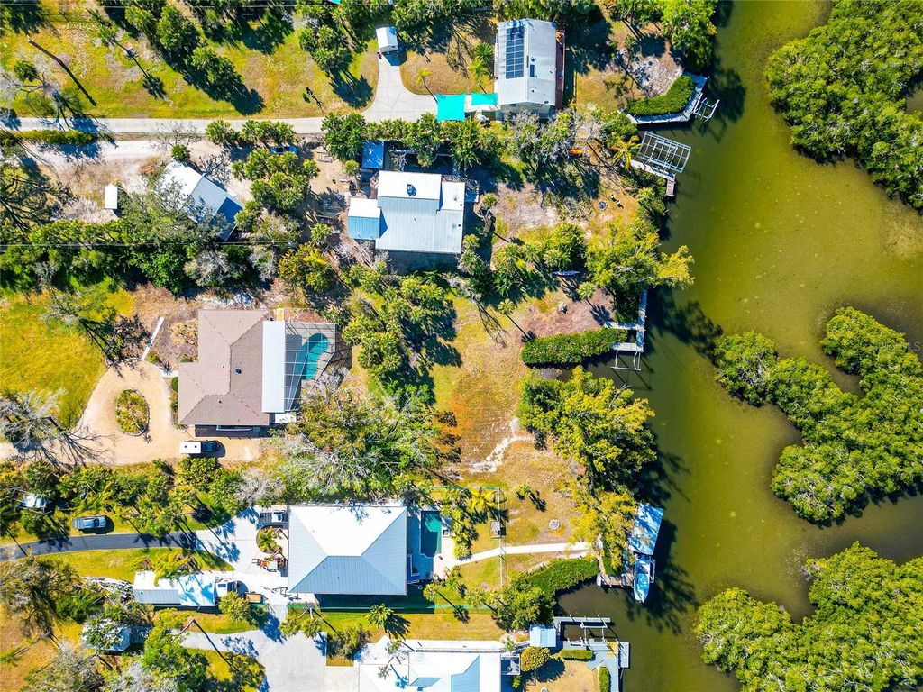 Photo of 950 Oxford Drive, Englewood, FL 34223 (MLS # N6142928)