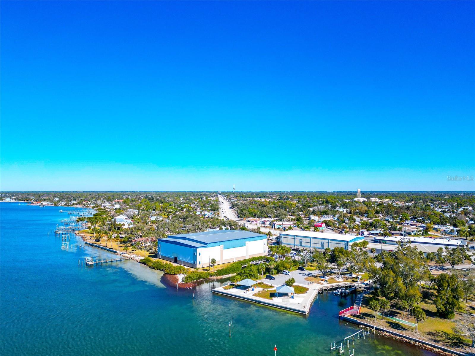 OXFORD MANOR - Residential