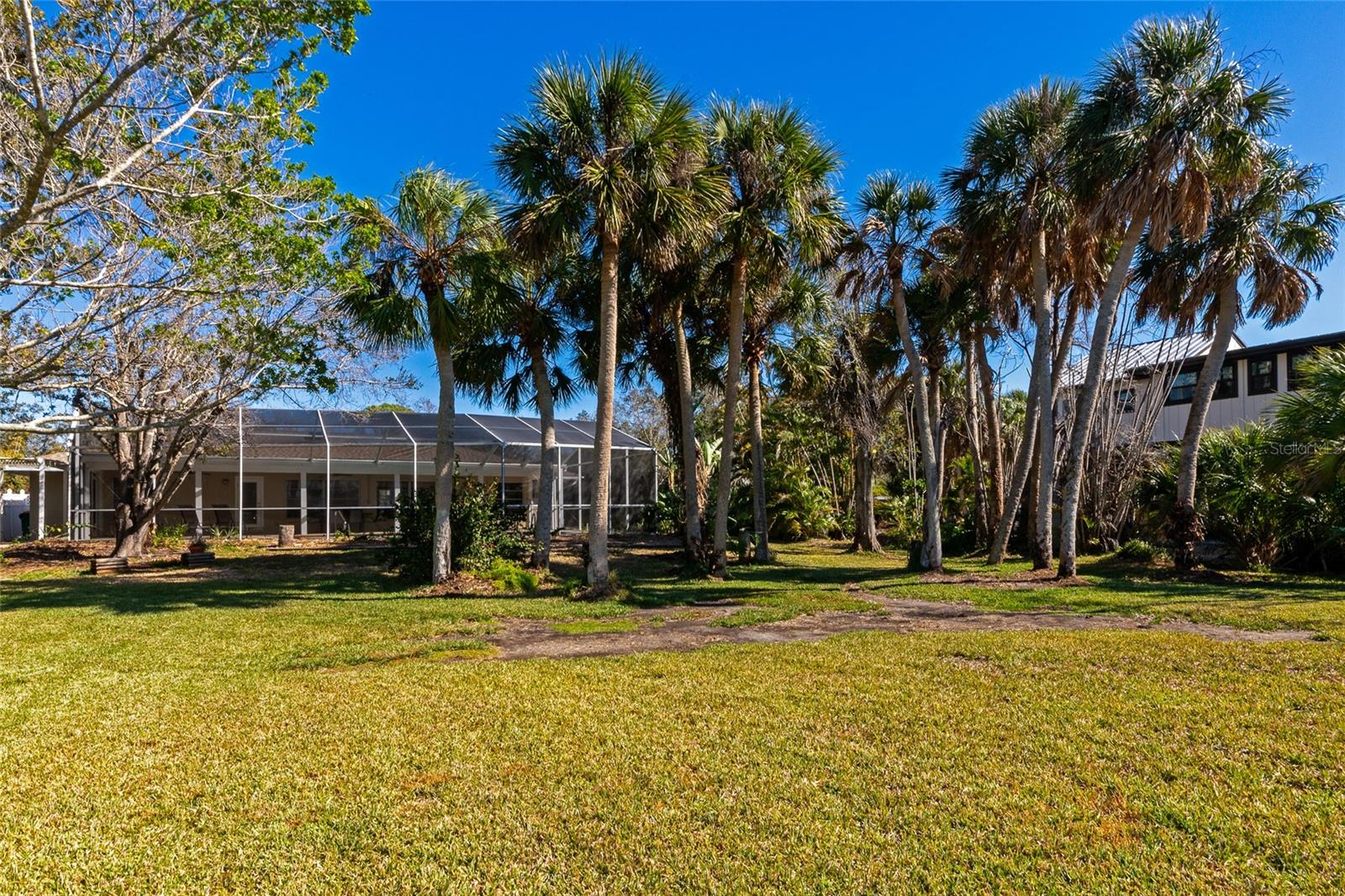 OXFORD MANOR - Residential