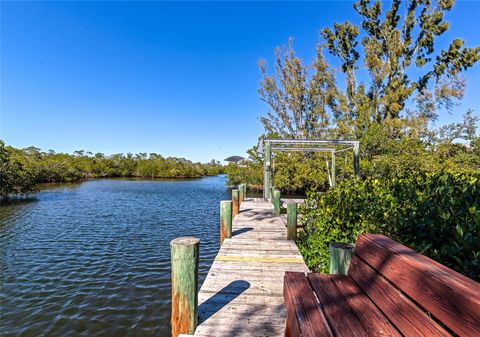 Photo of 950 Oxford Drive, Englewood, FL 34223 (MLS # N6142928)