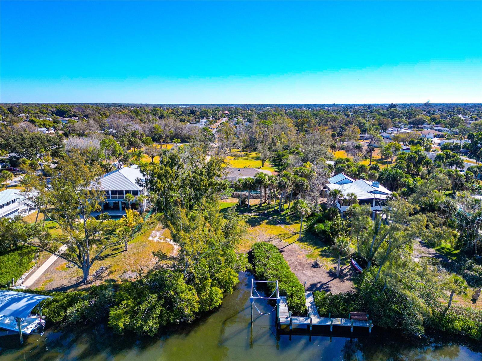 OXFORD MANOR - Residential