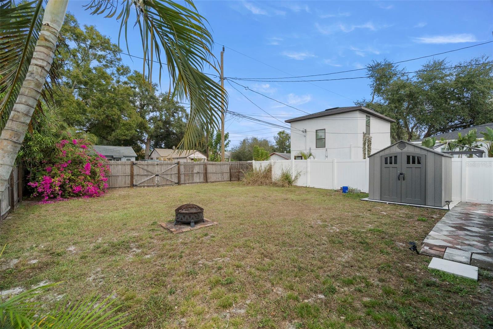 FRANCELLA PARK - Residential