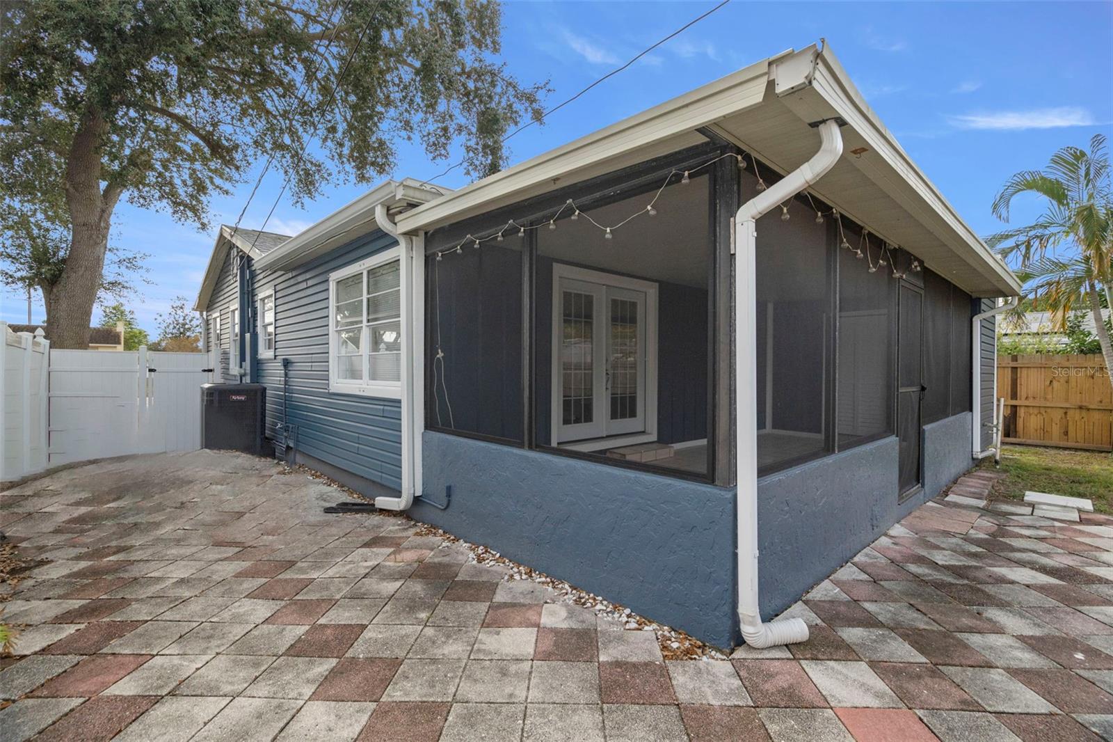 FRANCELLA PARK - Residential