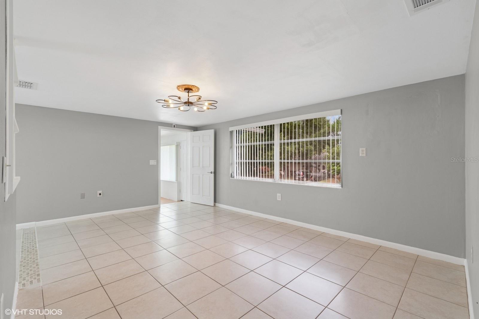 BEVERLY HILLS UNIT 02 - Residential