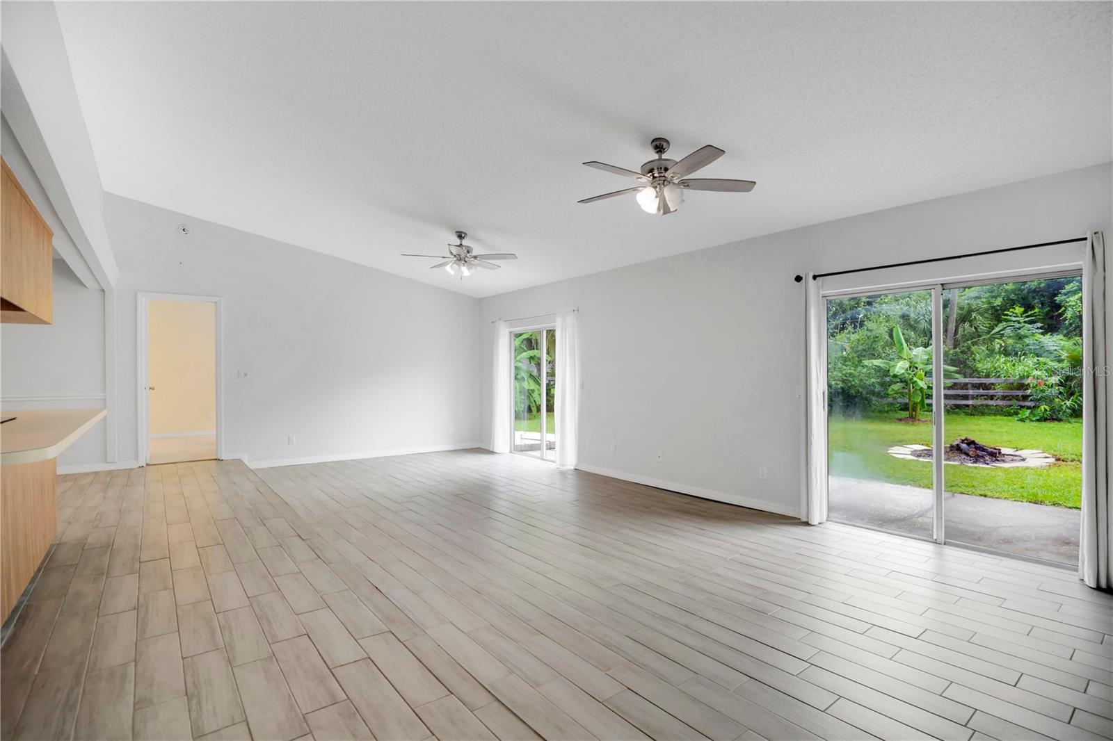 867 BENCHWOOD DRIVE