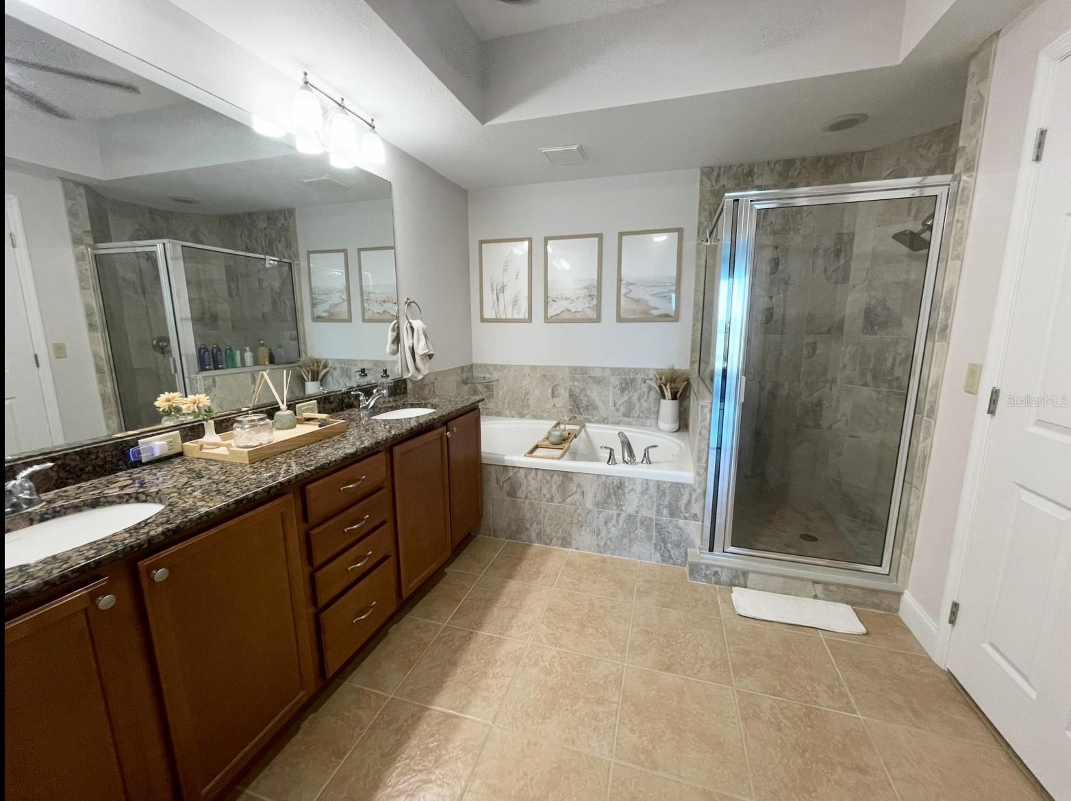 HALIFAX LANDING - Residential