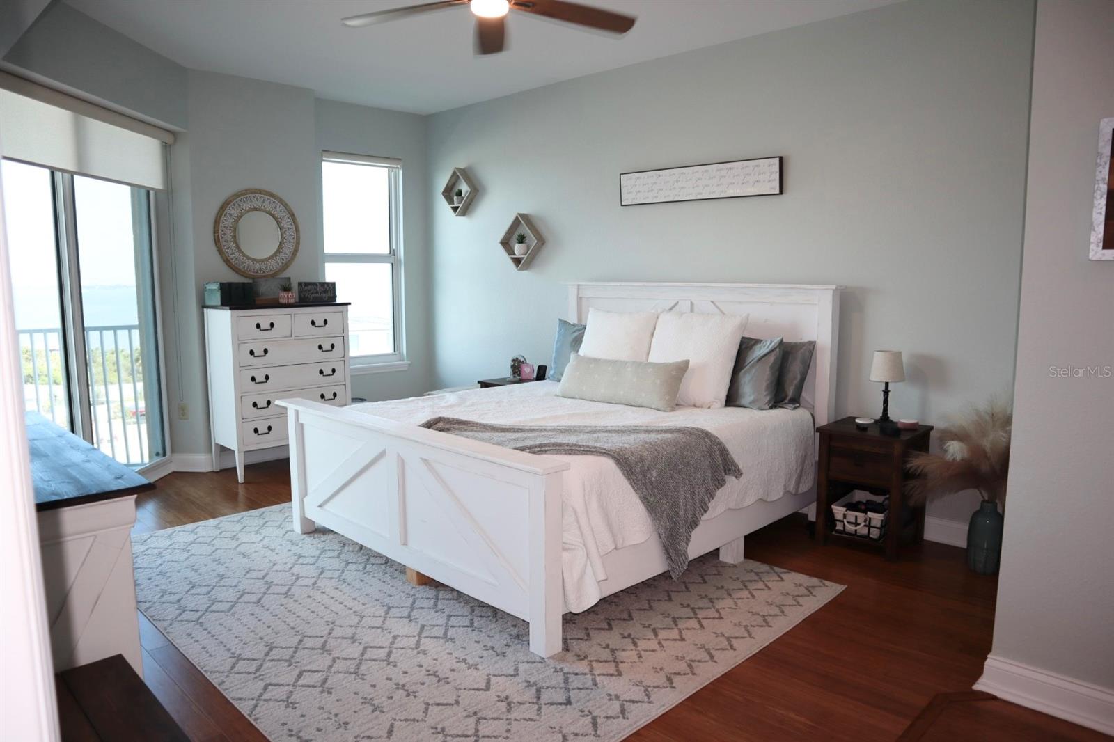 HALIFAX LANDING - Residential