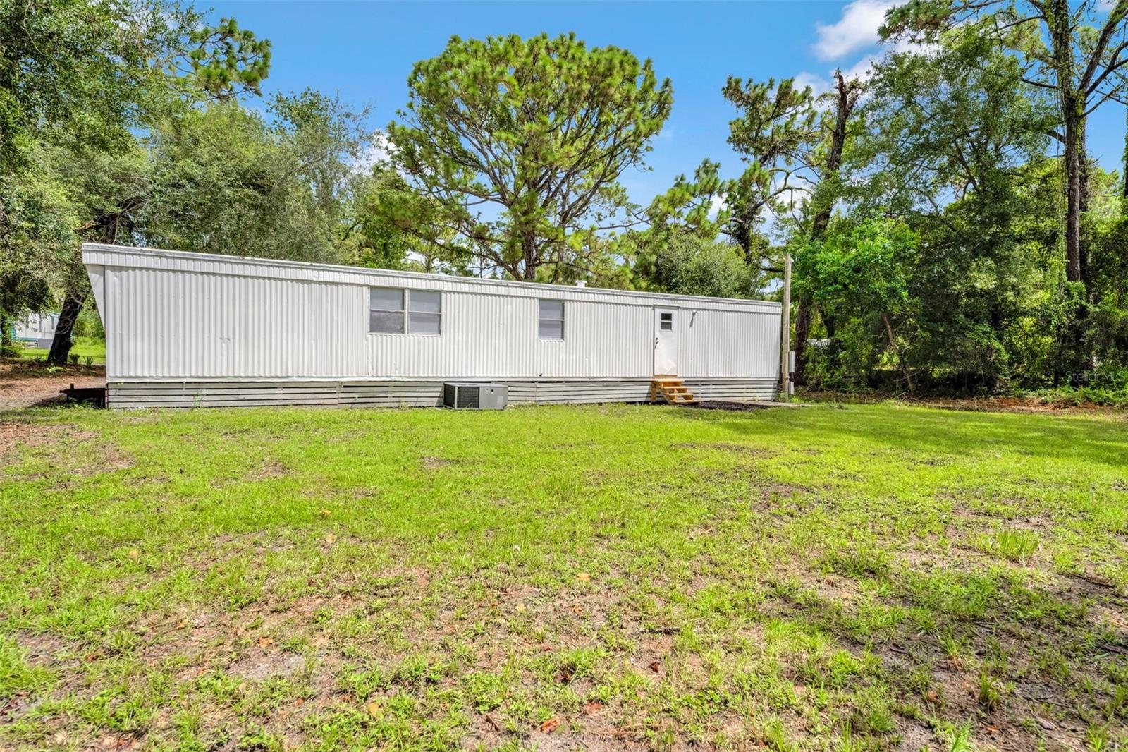 HOLIDAY ACRES UNIT 01 - Residential