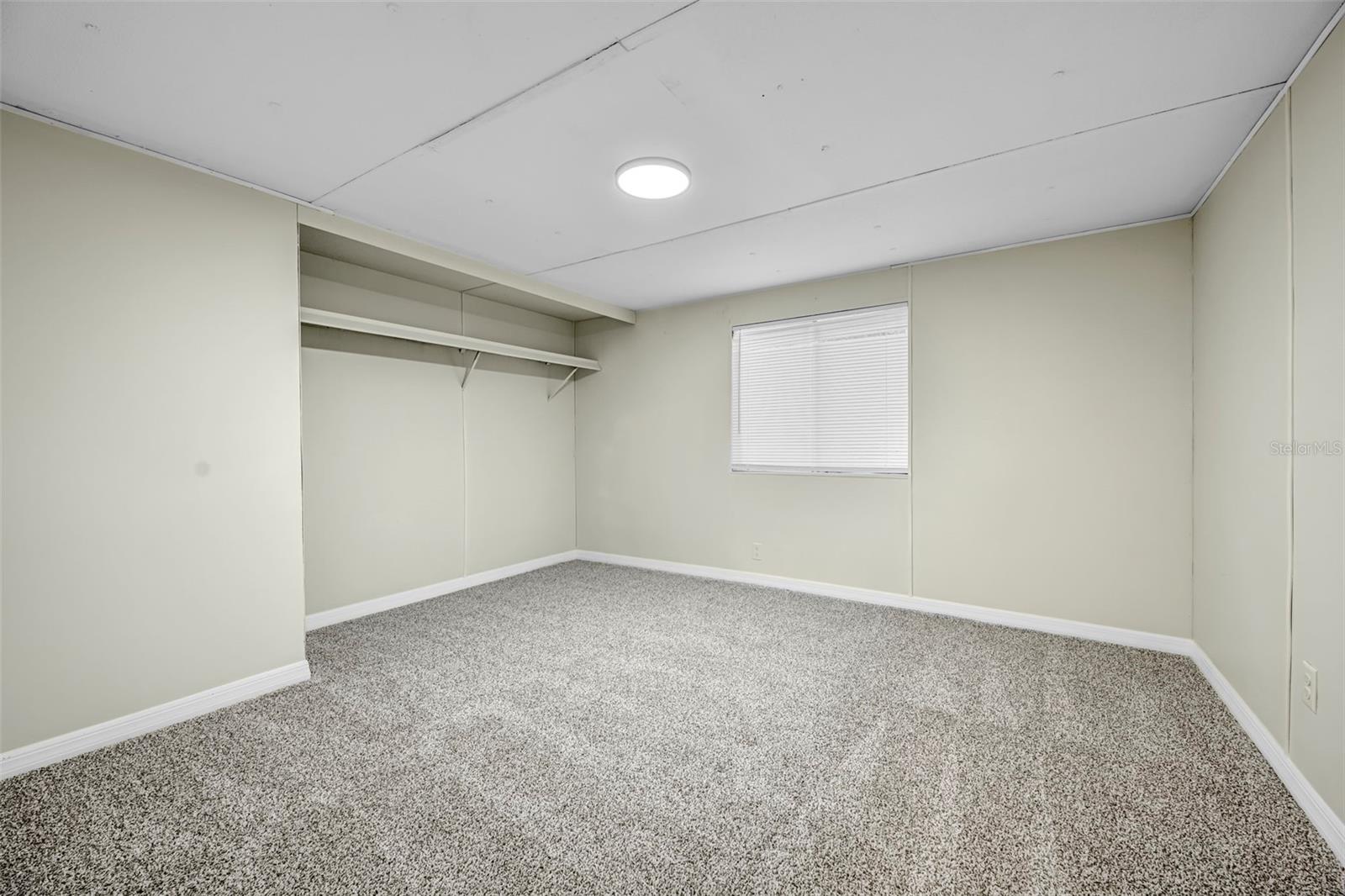 HOLIDAY ACRES UNIT 01 - Residential