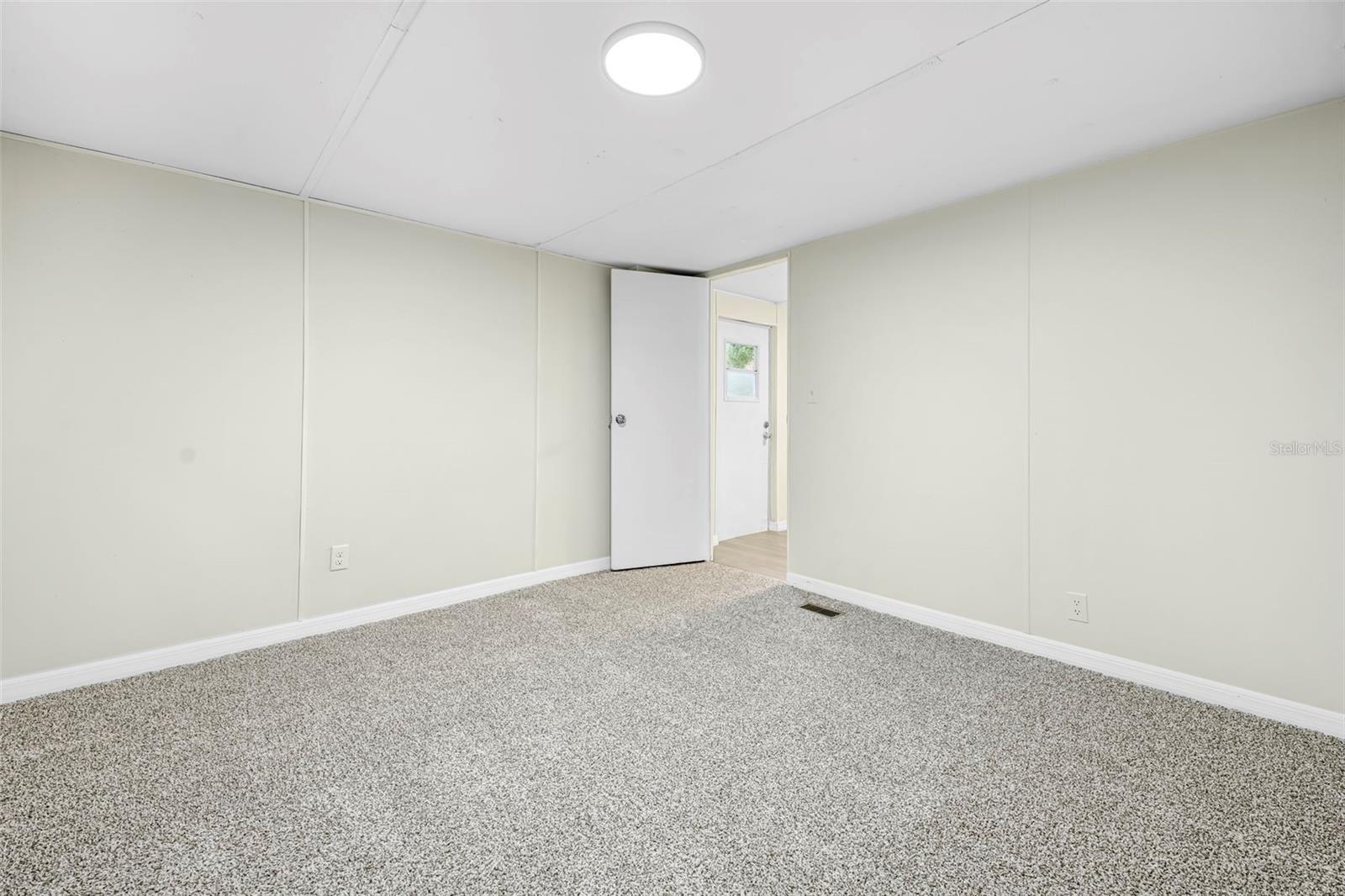 HOLIDAY ACRES UNIT 01 - Residential