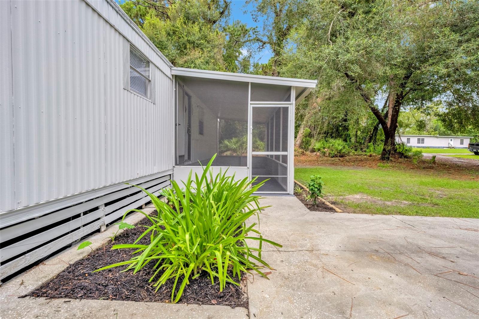 HOLIDAY ACRES UNIT 01 - Residential