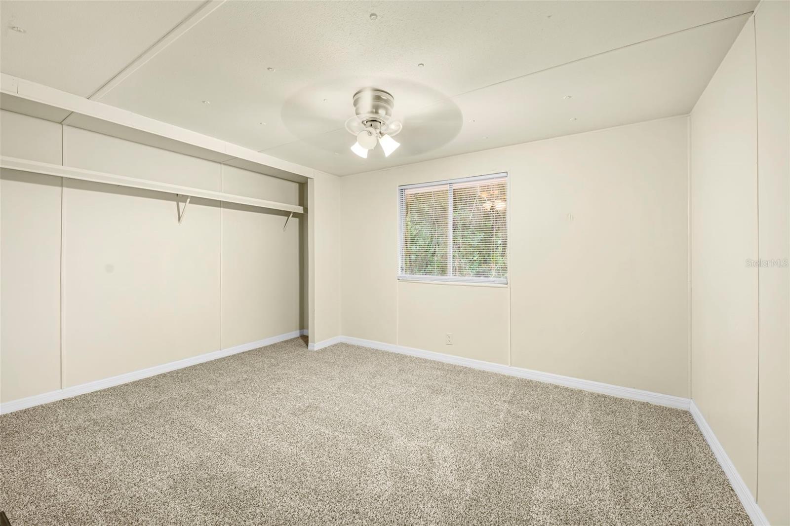 HOLIDAY ACRES UNIT 01 - Residential