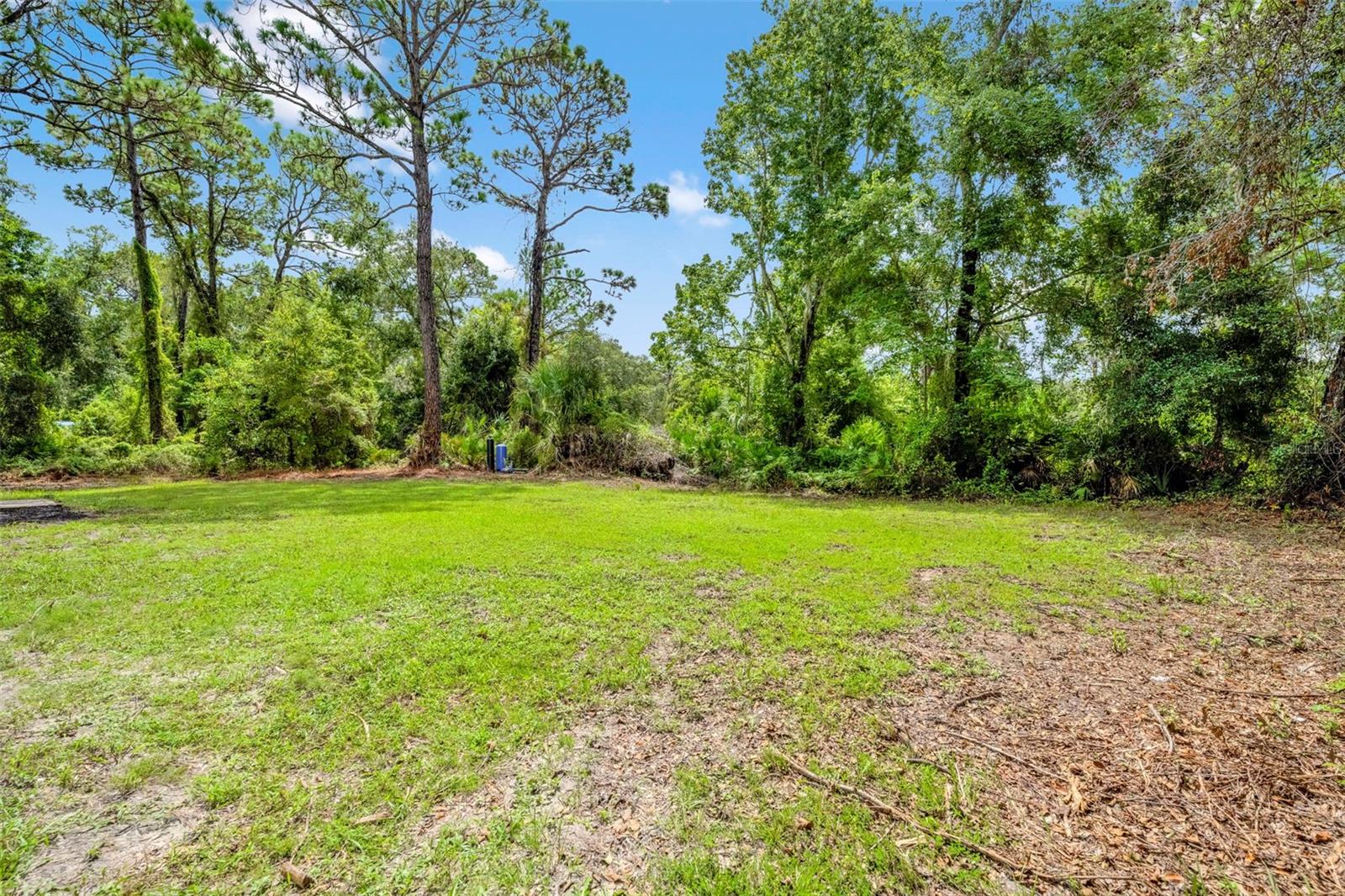 HOLIDAY ACRES UNIT 01 - Residential