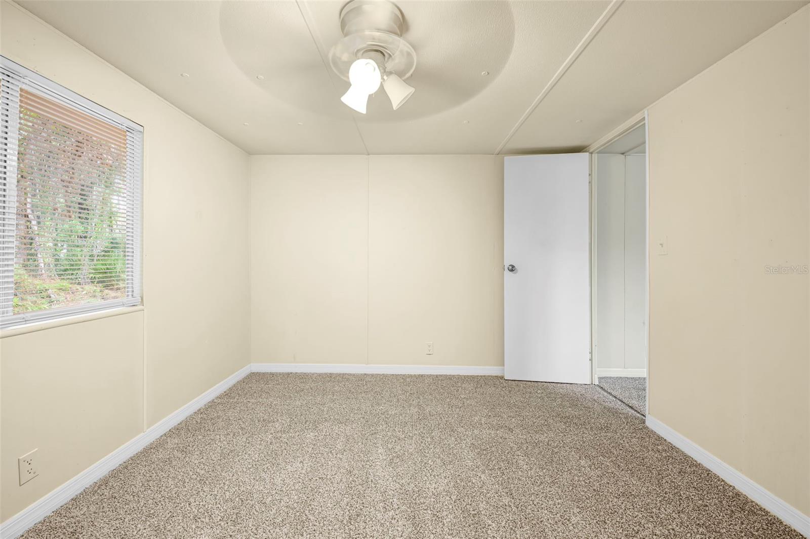 HOLIDAY ACRES UNIT 01 - Residential