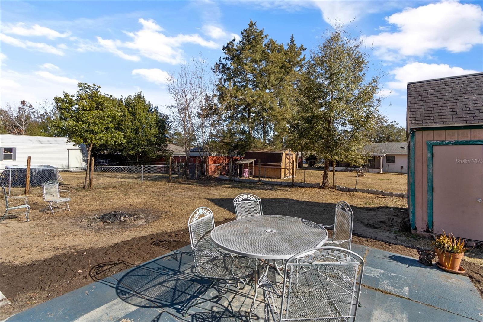 LAKE WEIR GARDENS - Residential