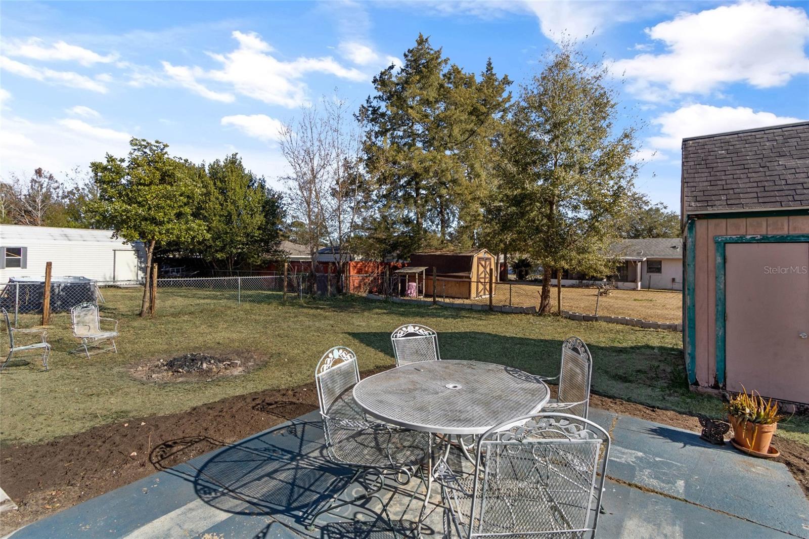 LAKE WEIR GARDENS - Residential