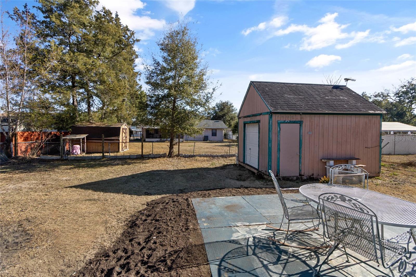 LAKE WEIR GARDENS - Residential