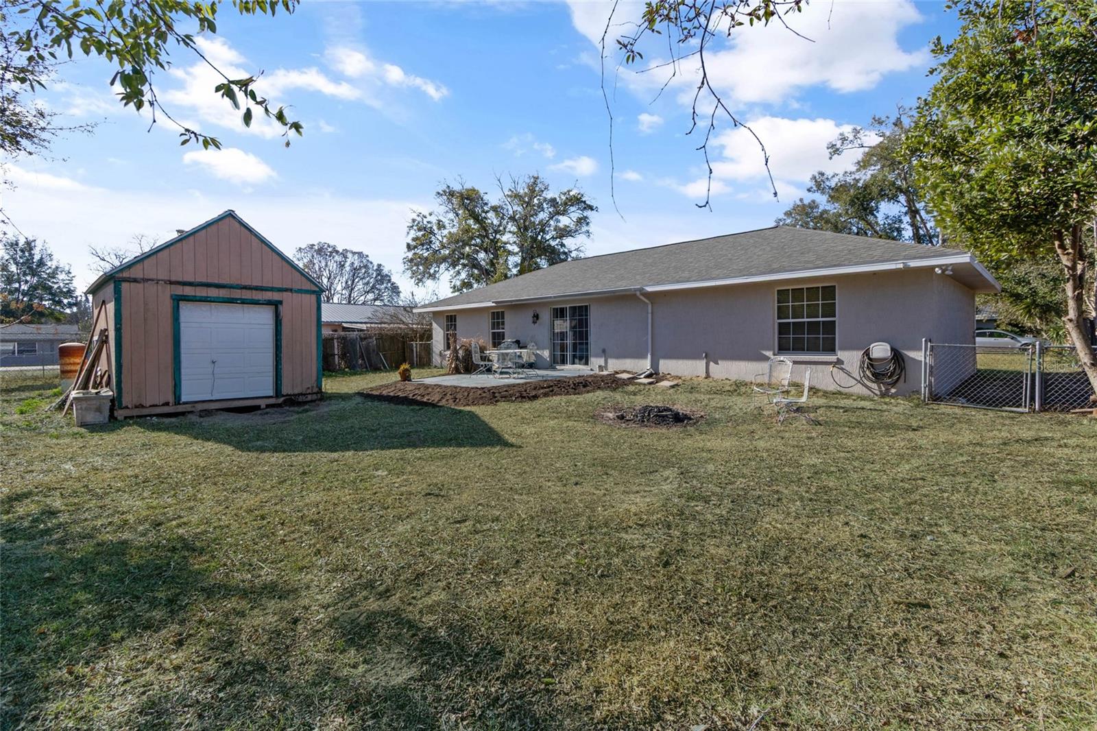 LAKE WEIR GARDENS - Residential