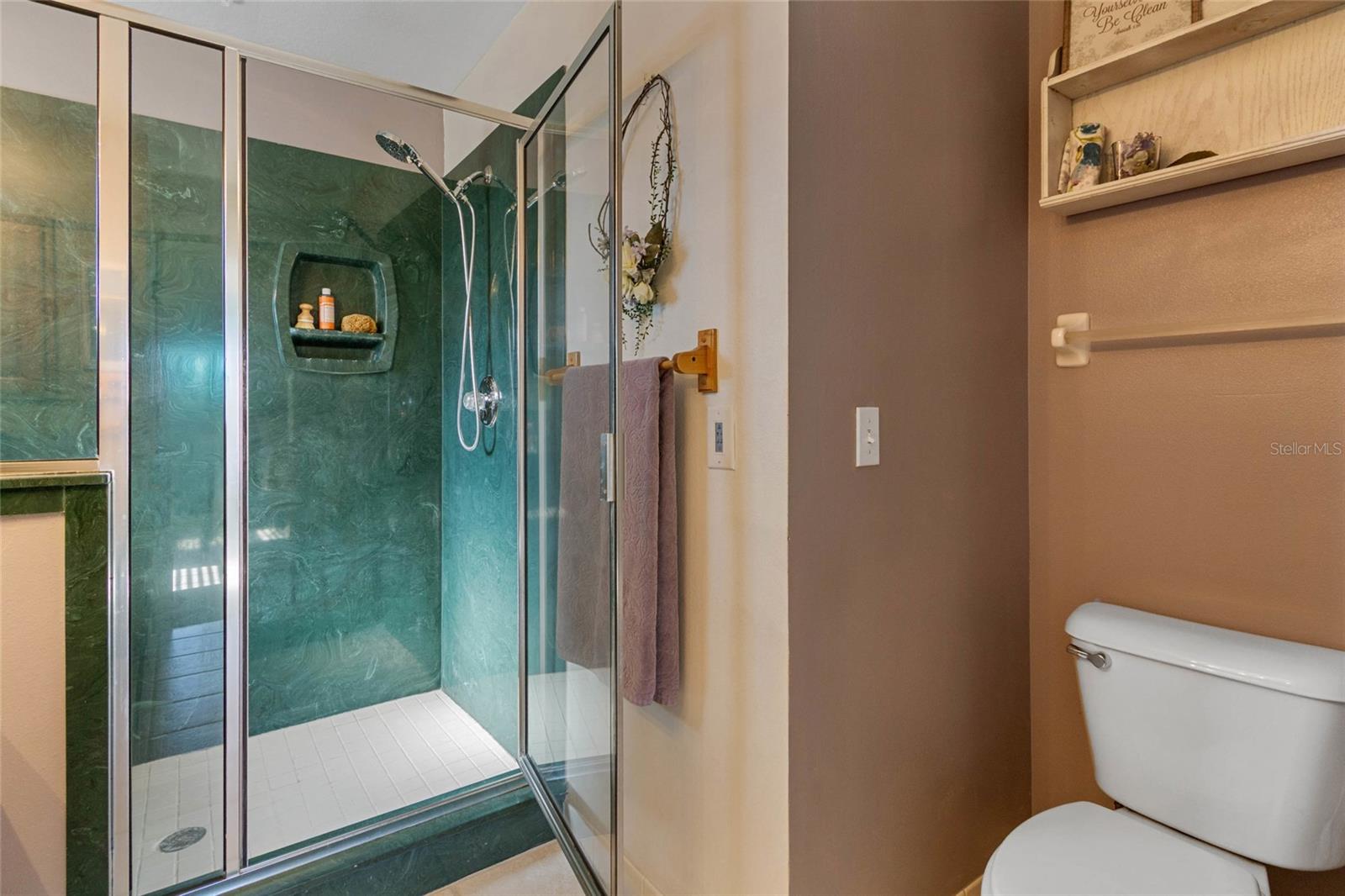 LAKE WEIR GARDENS - Residential