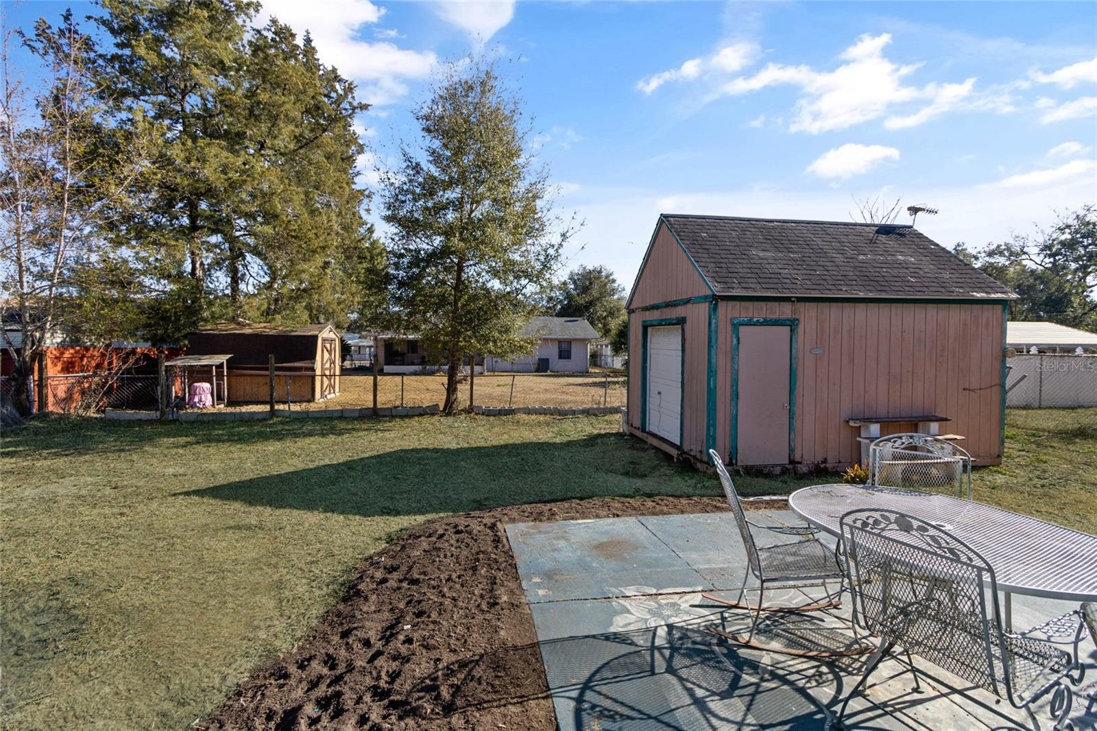 LAKE WEIR GARDENS - Residential