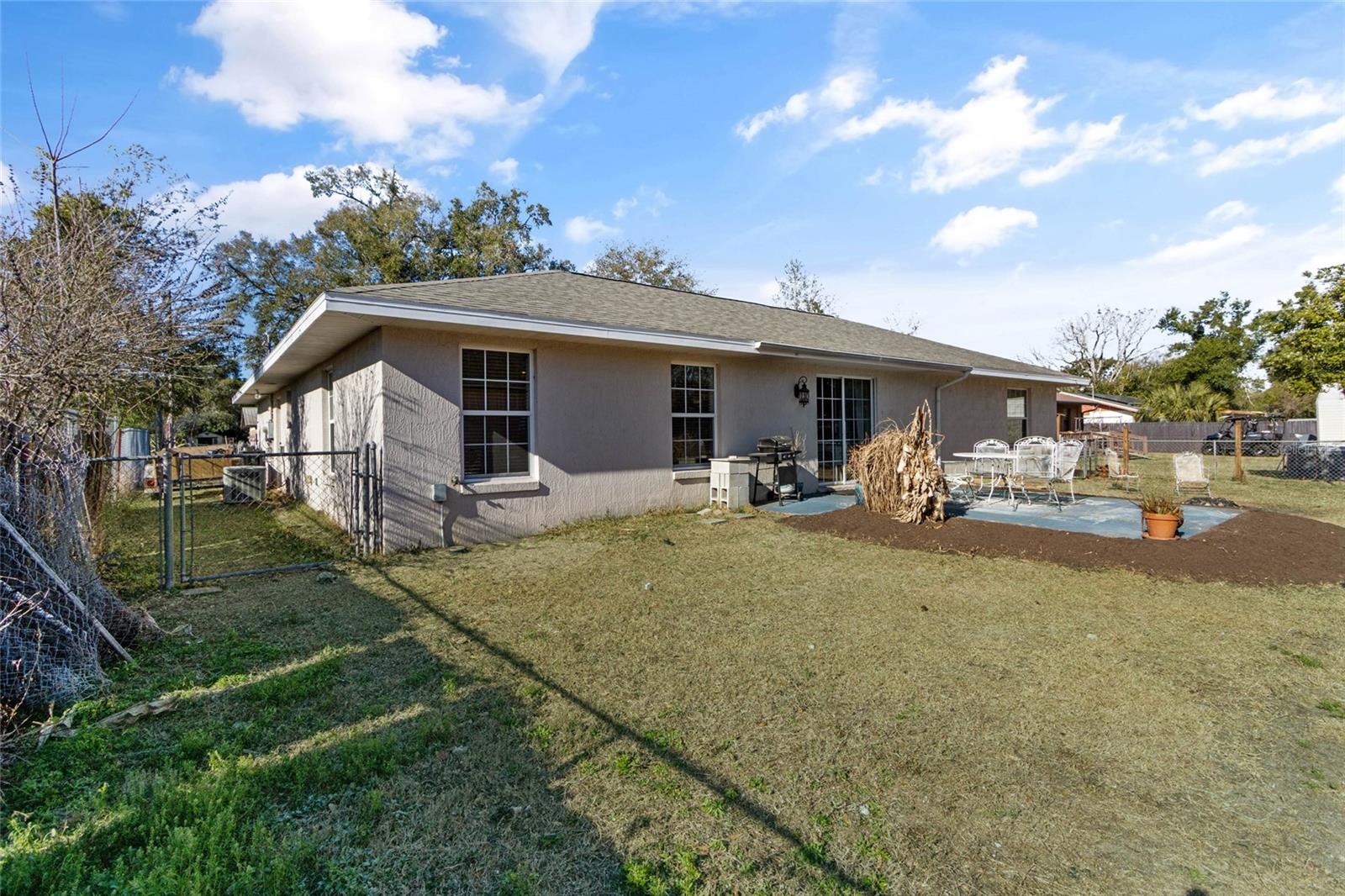 LAKE WEIR GARDENS - Residential