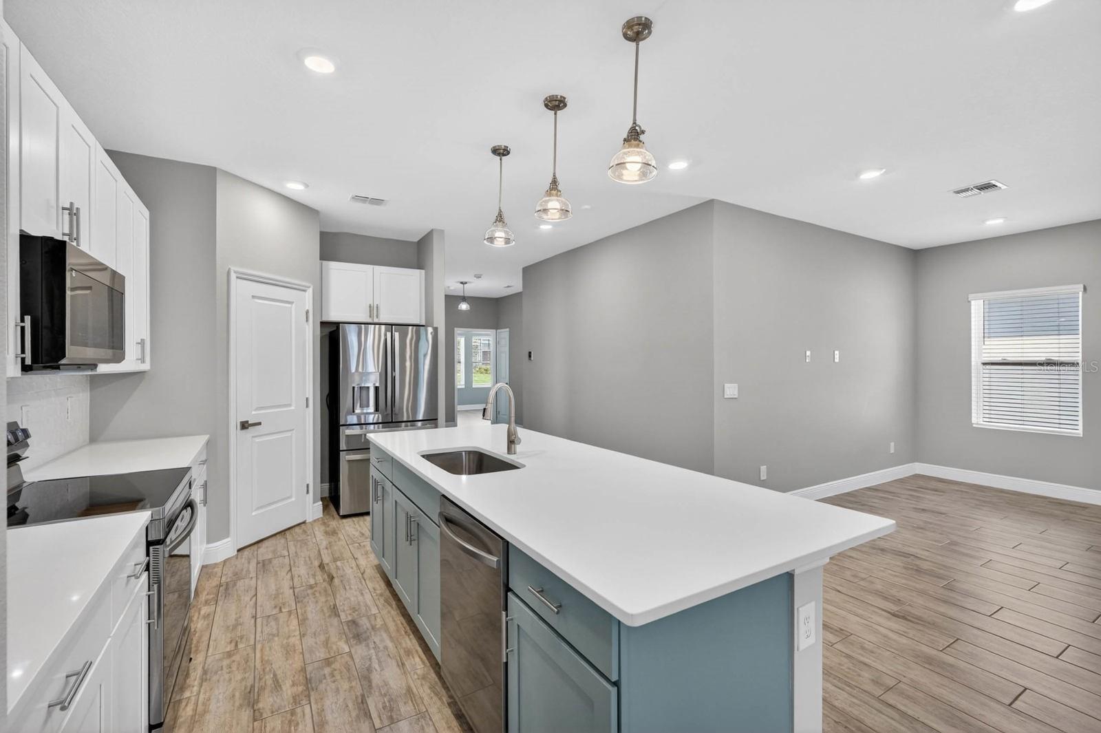 HAMPTON OAKS - Residential