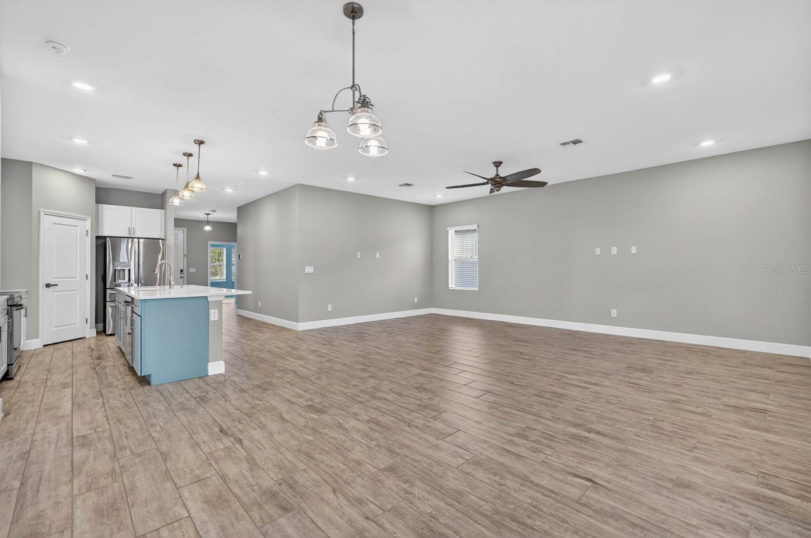 HAMPTON OAKS - Residential