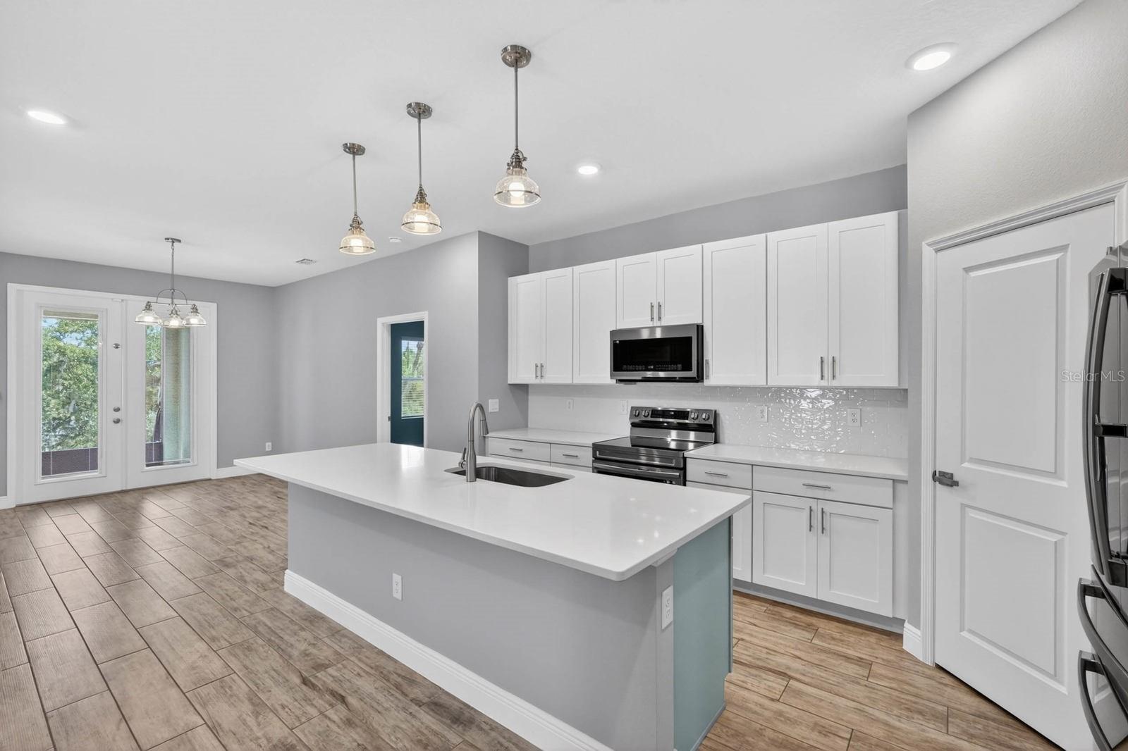HAMPTON OAKS - Residential