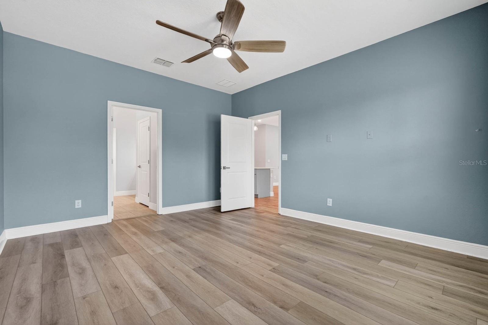 HAMPTON OAKS - Residential