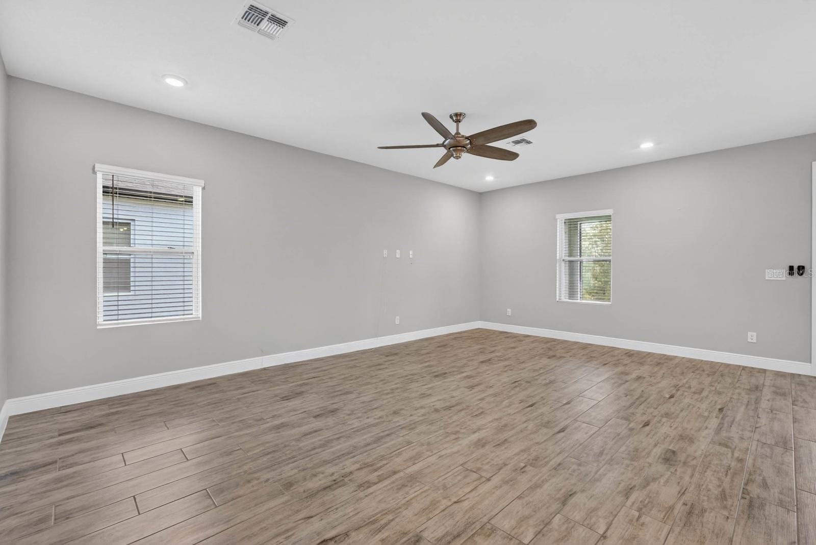 HAMPTON OAKS - Residential