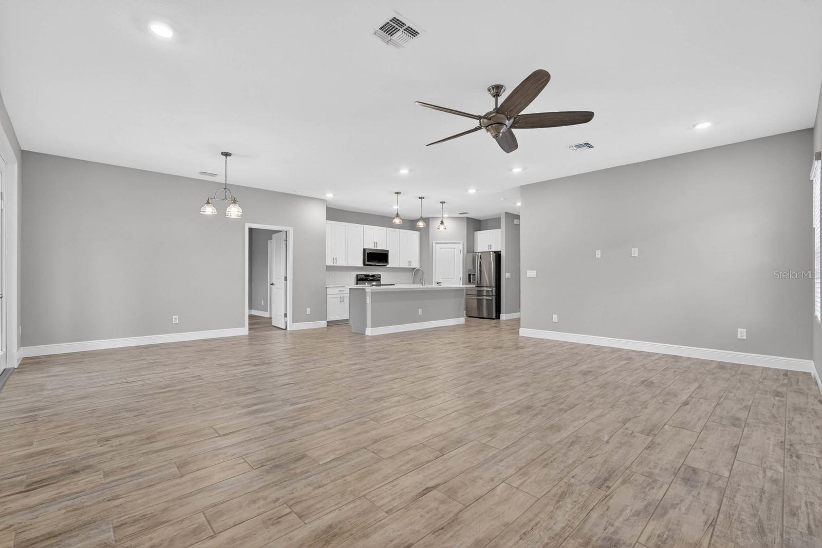 HAMPTON OAKS - Residential