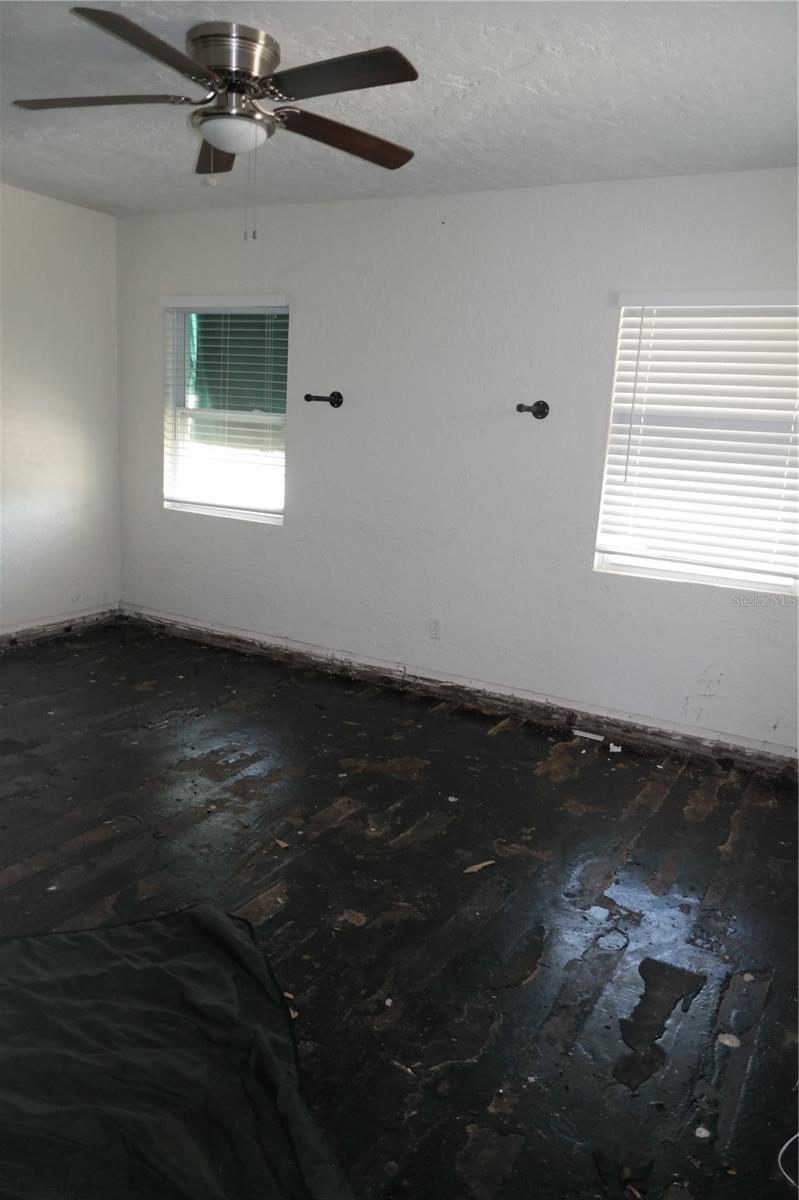 800 E HARBOR DRIVE S