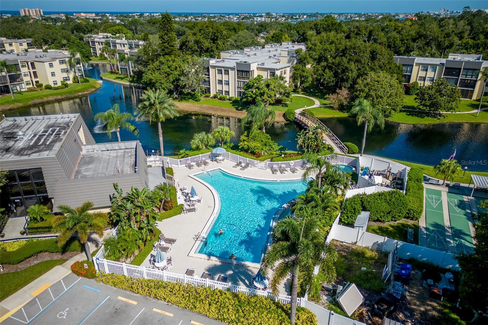 LAKEVIEW OF LARGO - Residential