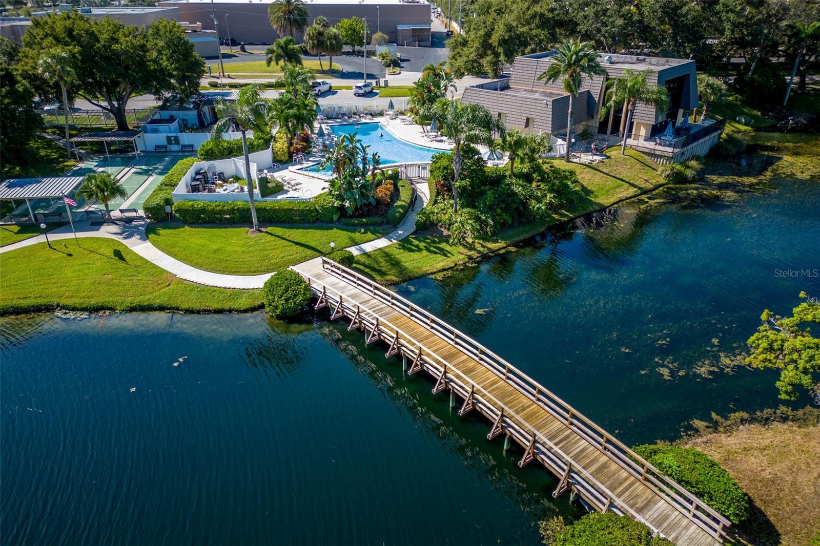 LAKEVIEW OF LARGO - Residential