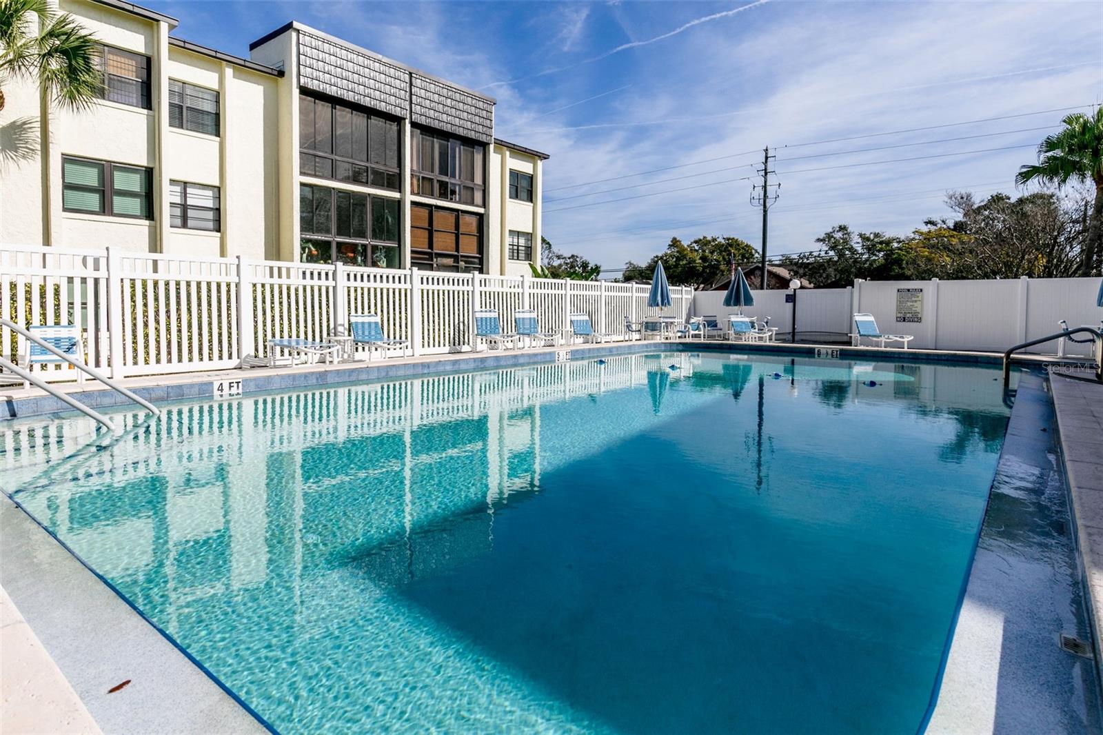 LAKEVIEW OF LARGO - Residential