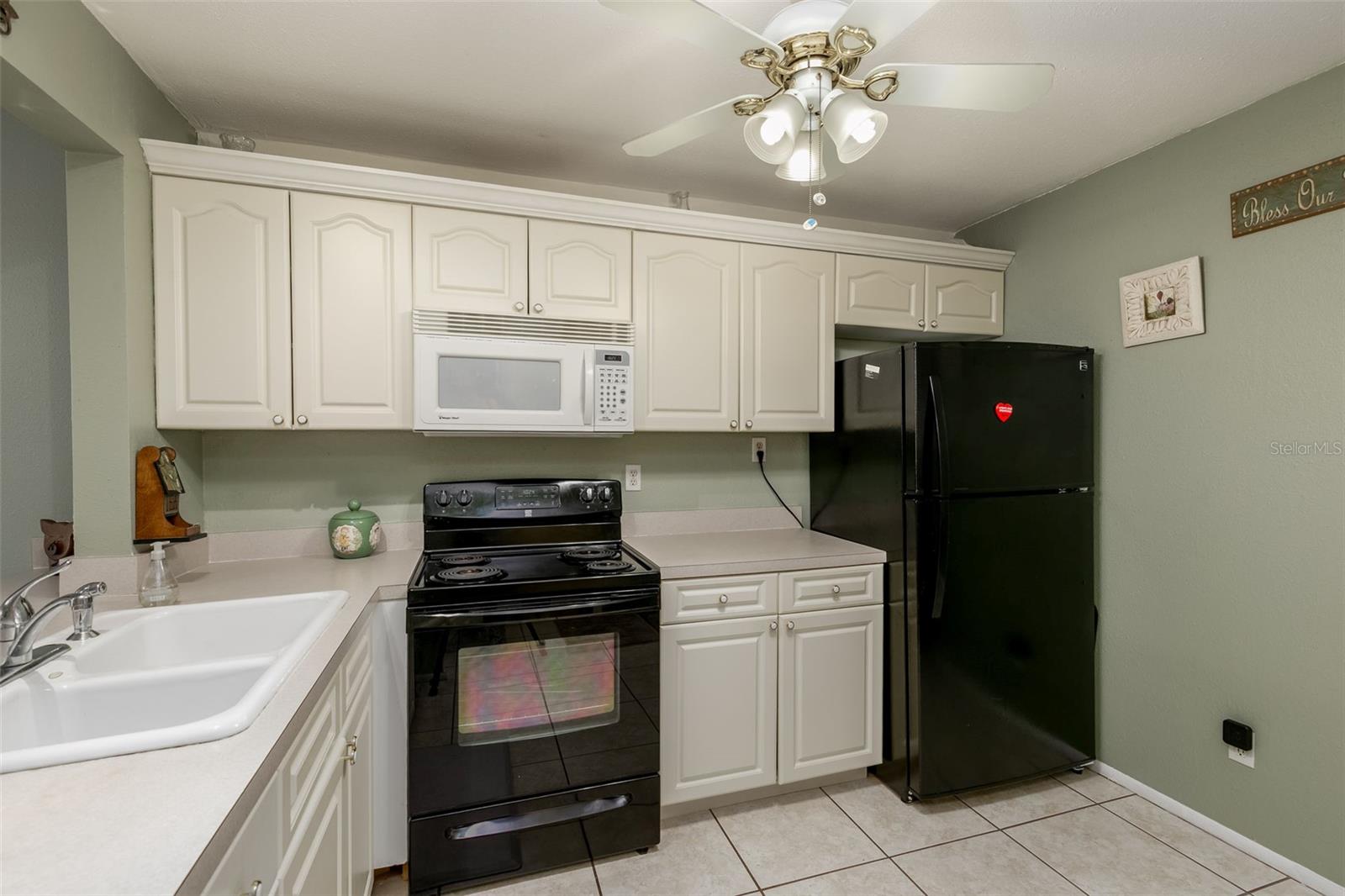 LAKEVIEW OF LARGO - Residential