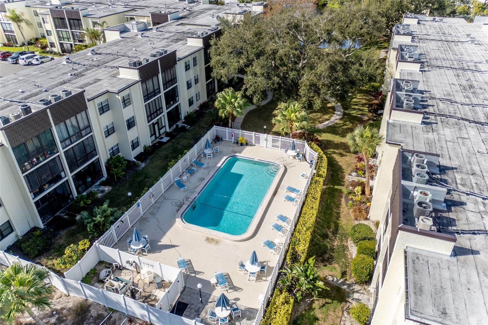 LAKEVIEW OF LARGO - Residential