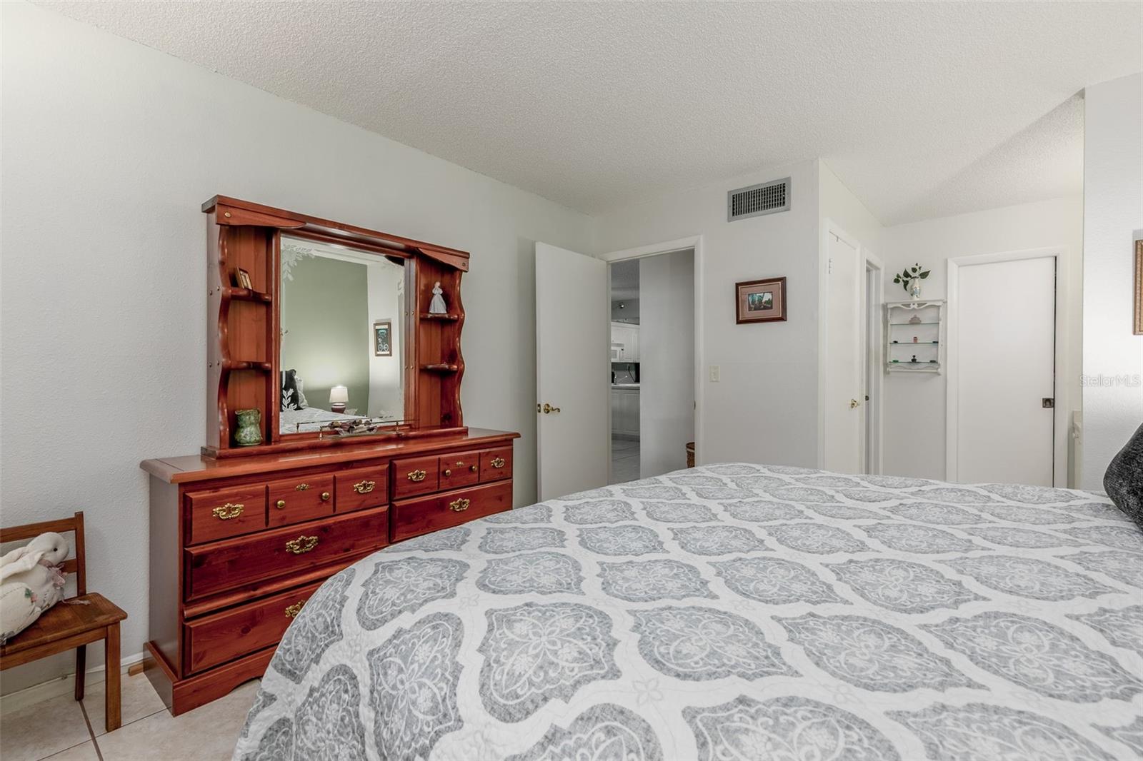 LAKEVIEW OF LARGO - Residential