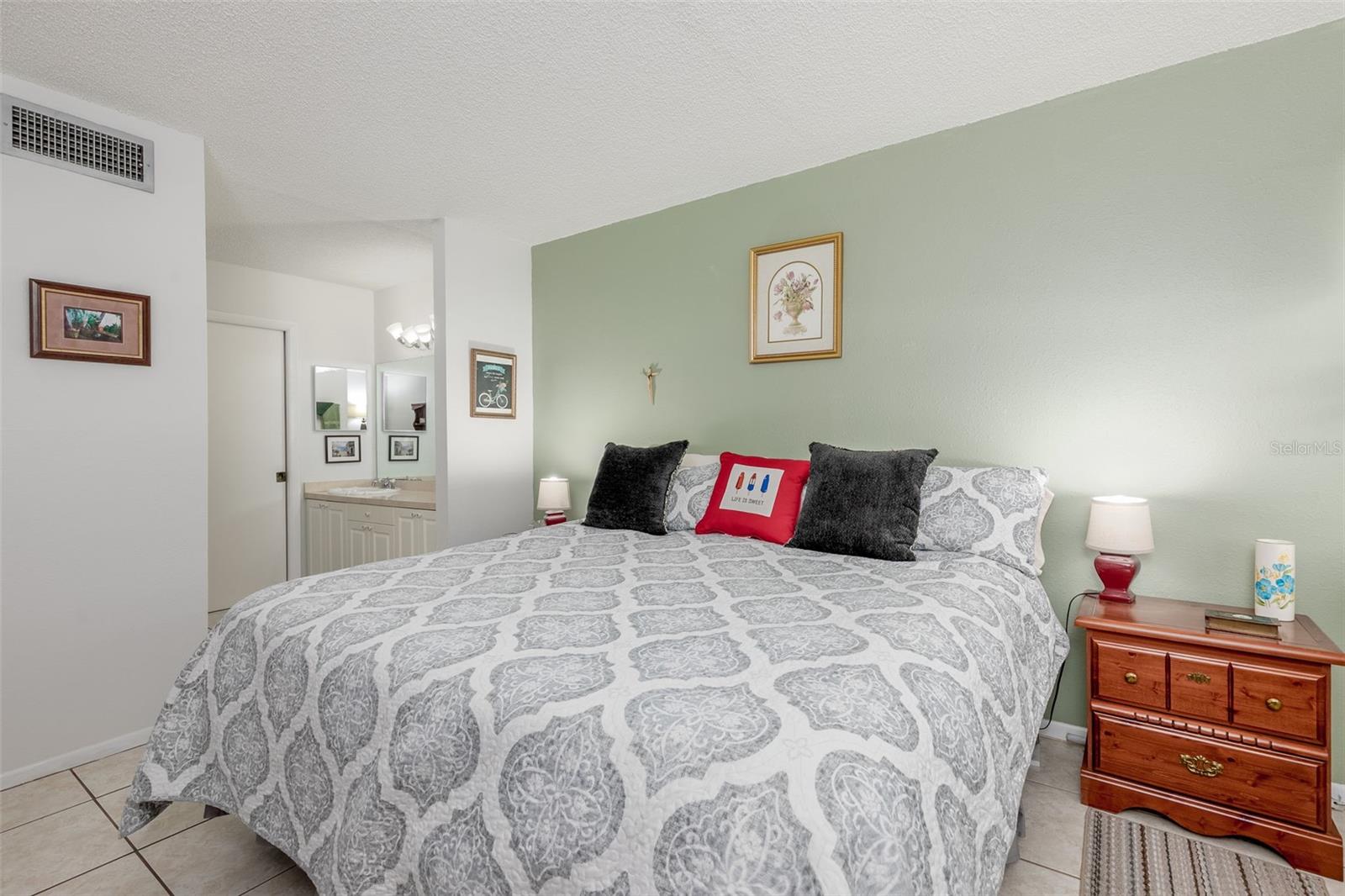 LAKEVIEW OF LARGO - Residential