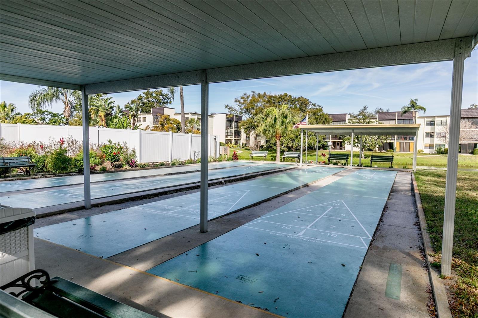 LAKEVIEW OF LARGO - Residential