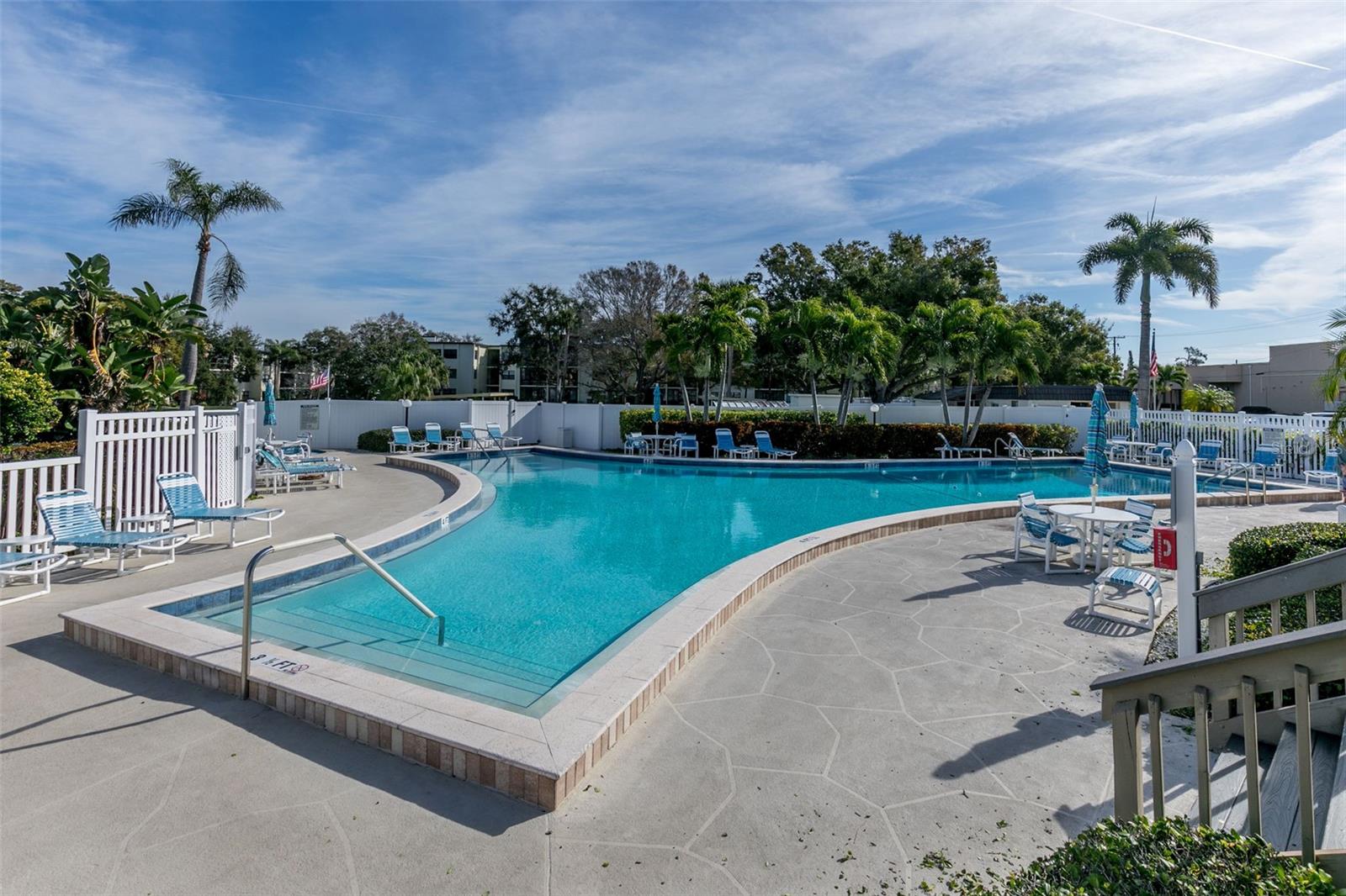 LAKEVIEW OF LARGO - Residential