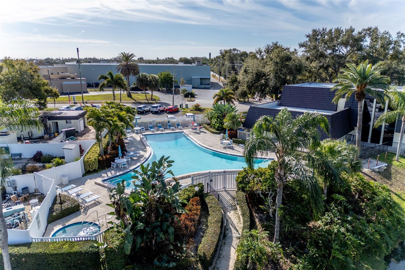 LAKEVIEW OF LARGO - Residential