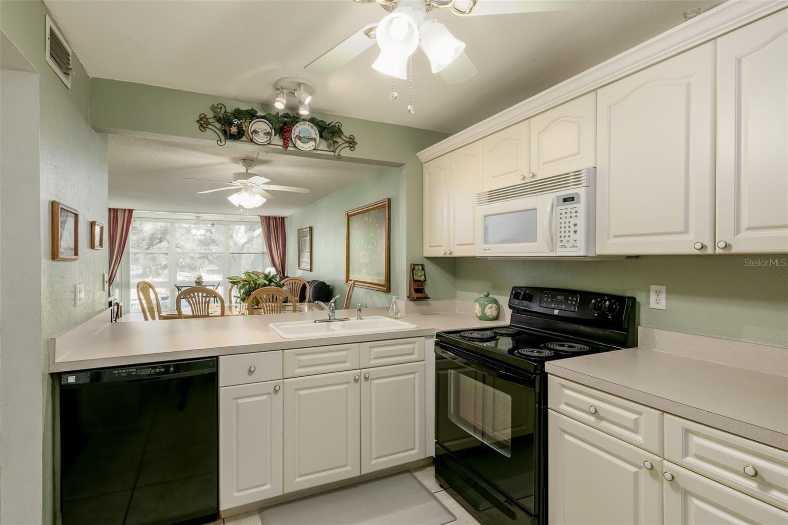 LAKEVIEW OF LARGO - Residential